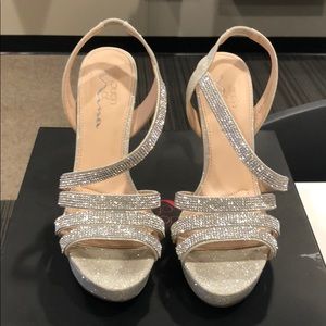 Touch of Nina heels sz 6 1/2